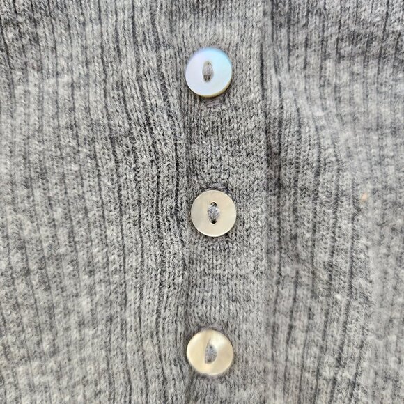Grey undershirt styled shirt with 3/4 length sleeves - Picture 8 of 8
